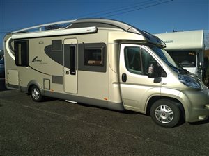 Carrosserie camping-car remplacement paroi latérale, Aveyron