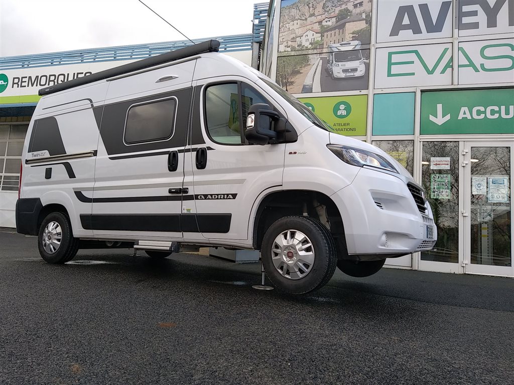 Vérins hydrauliques fourgon et camping-car